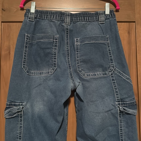 Almost Famous Cargo Jeans Womens L Medium Wash denim patch back pockets stretch - Picture 3 of 14